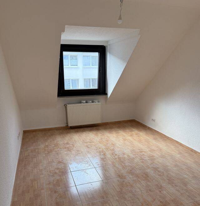 Über den Dächern von Derendorf! Gemütliche Dachgeschosswohnung in zentraler Lage!, 40476 Düsseldorf (Derendorf Golzheim Pempelfort)