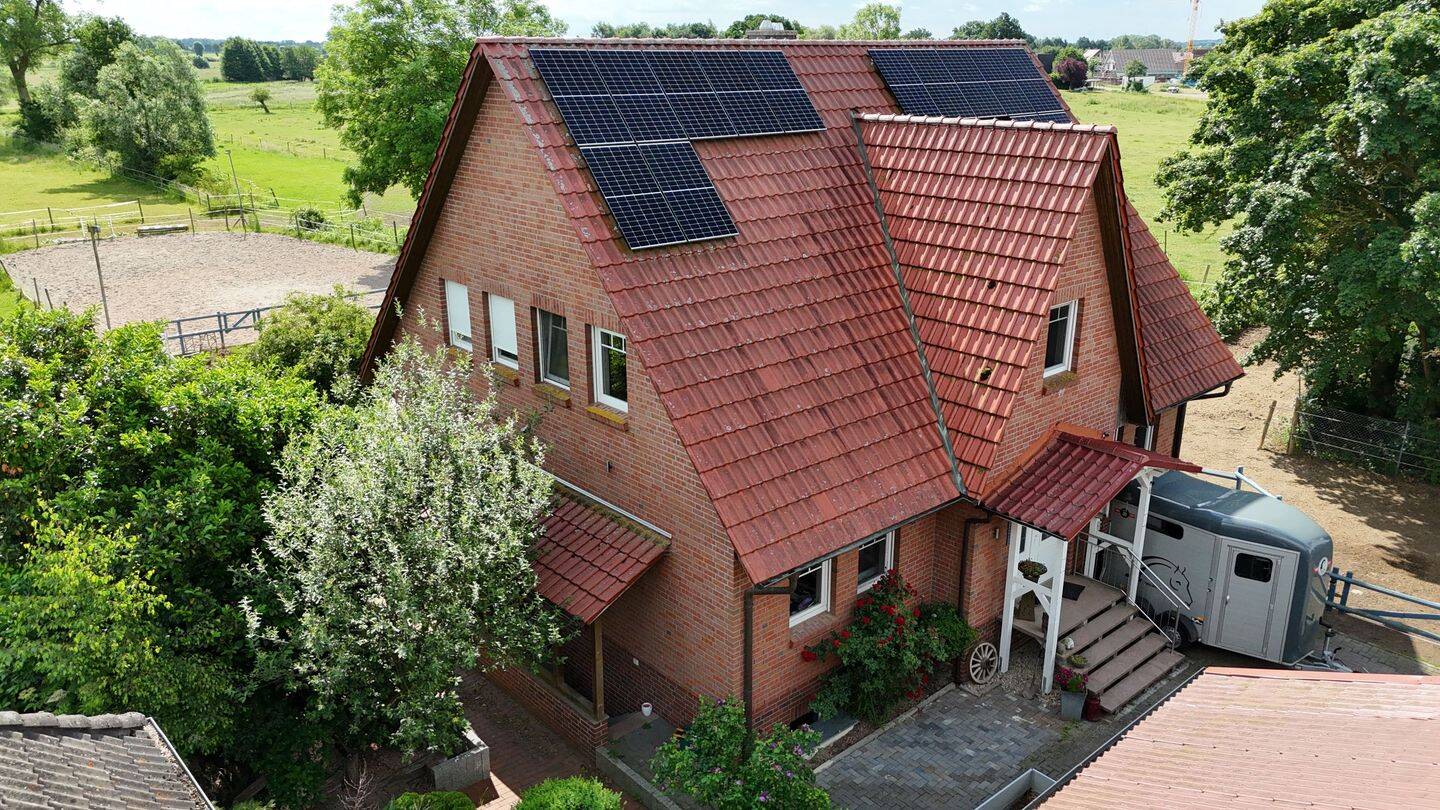 *** Pferdeliebhaber aufgepasst *** Einfamilienhaus mit Pferdehaltung direkt am Haus ***, 21423 Drage