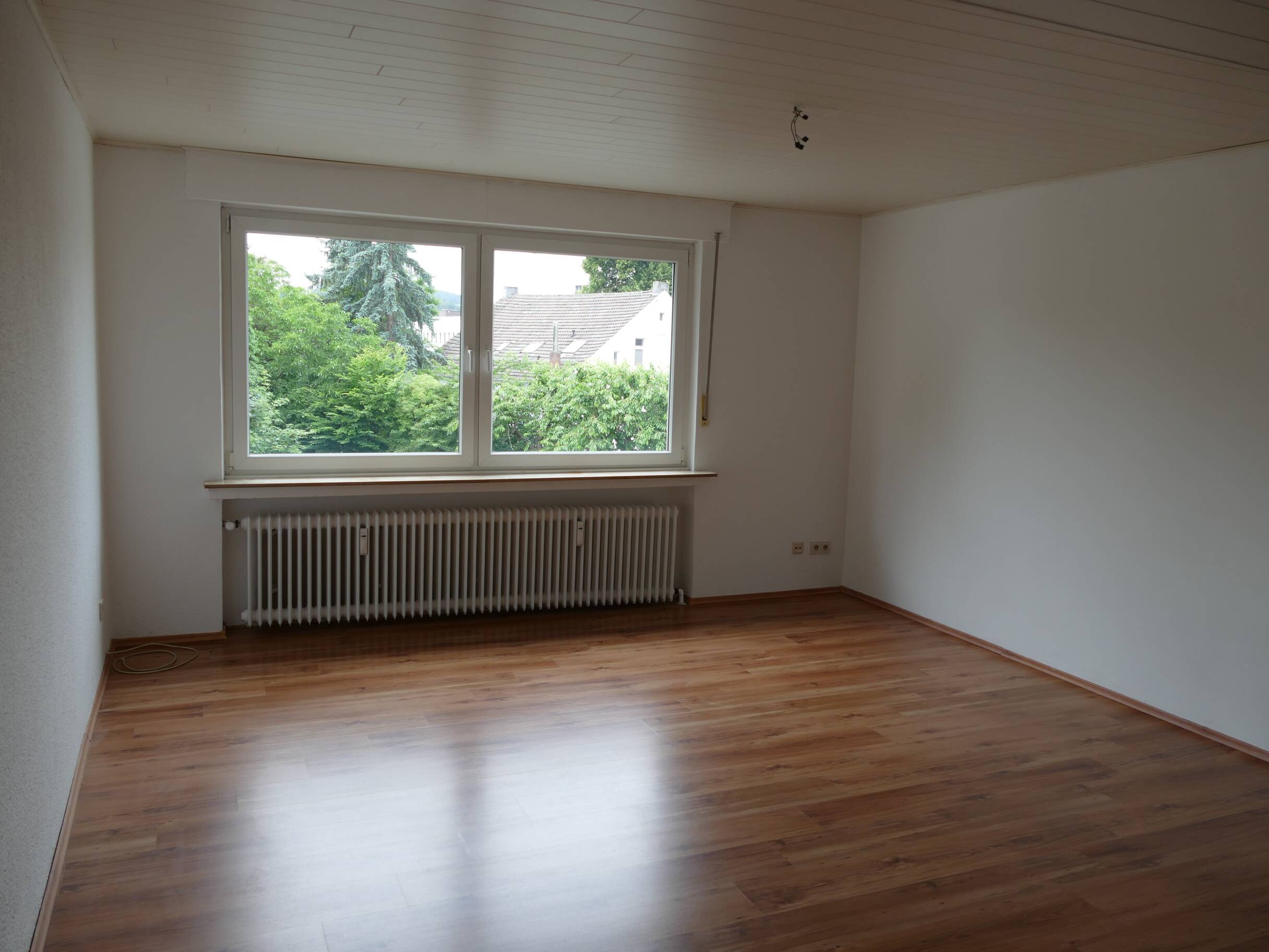 Gut geschnittene vier-Zimmer-Wohnung mit Garten, 58300 Wetter (Ruhr)