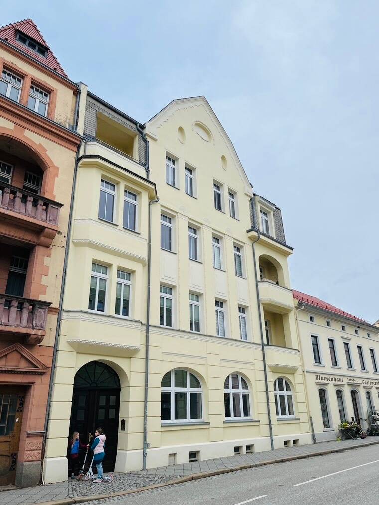 Stilvolle Dachgeschosswohnung mit Einbauküche und Balkon zum Wohlfühlen, 4703 Leisnig