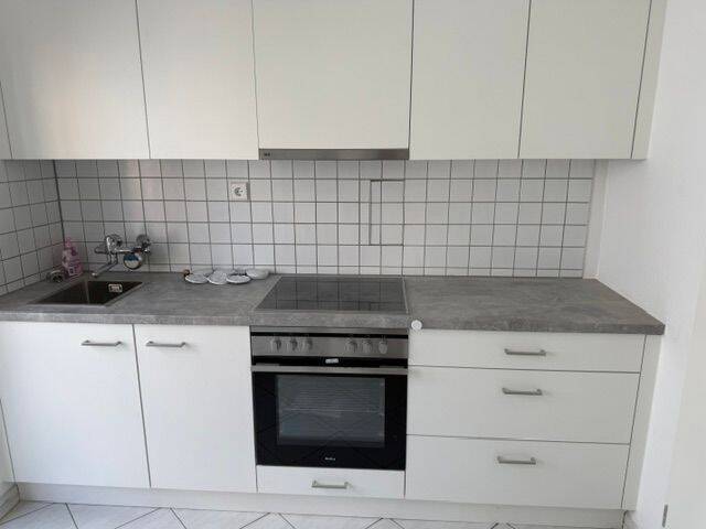 renovierte 2,5-Zimmer-Wohnung in Stuttgart-Untertürkheim, 70327 Stuttgart