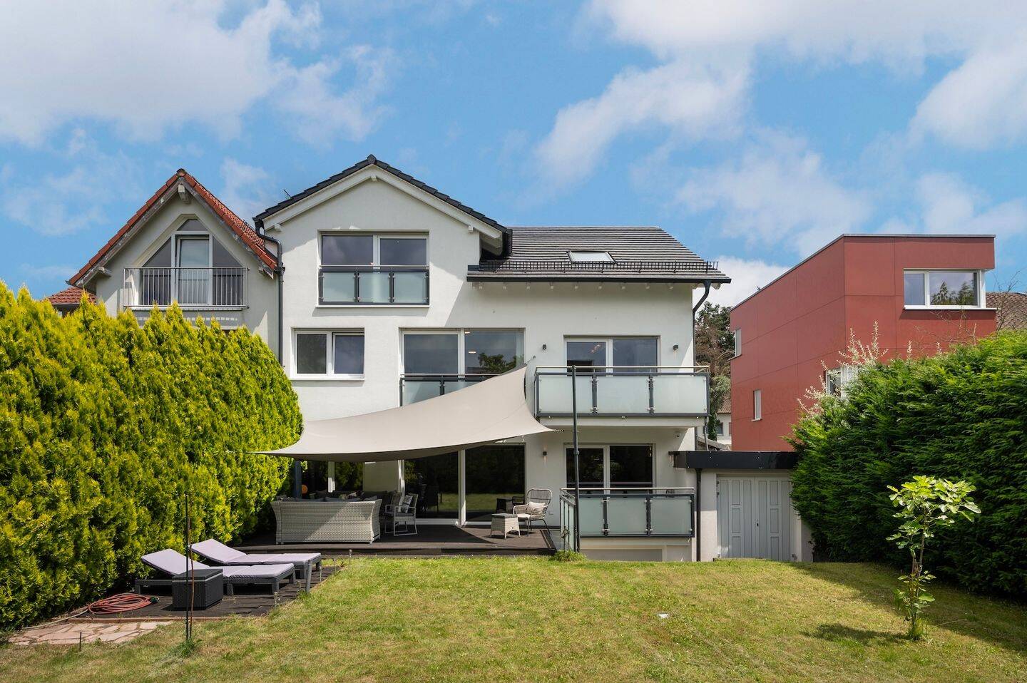 LUXURÖSES WOHNJUWEL am Schwanheimer Wald – 345qm Highend Gartenparadies, 60529 Frankfurt am Main (Schwanheim)