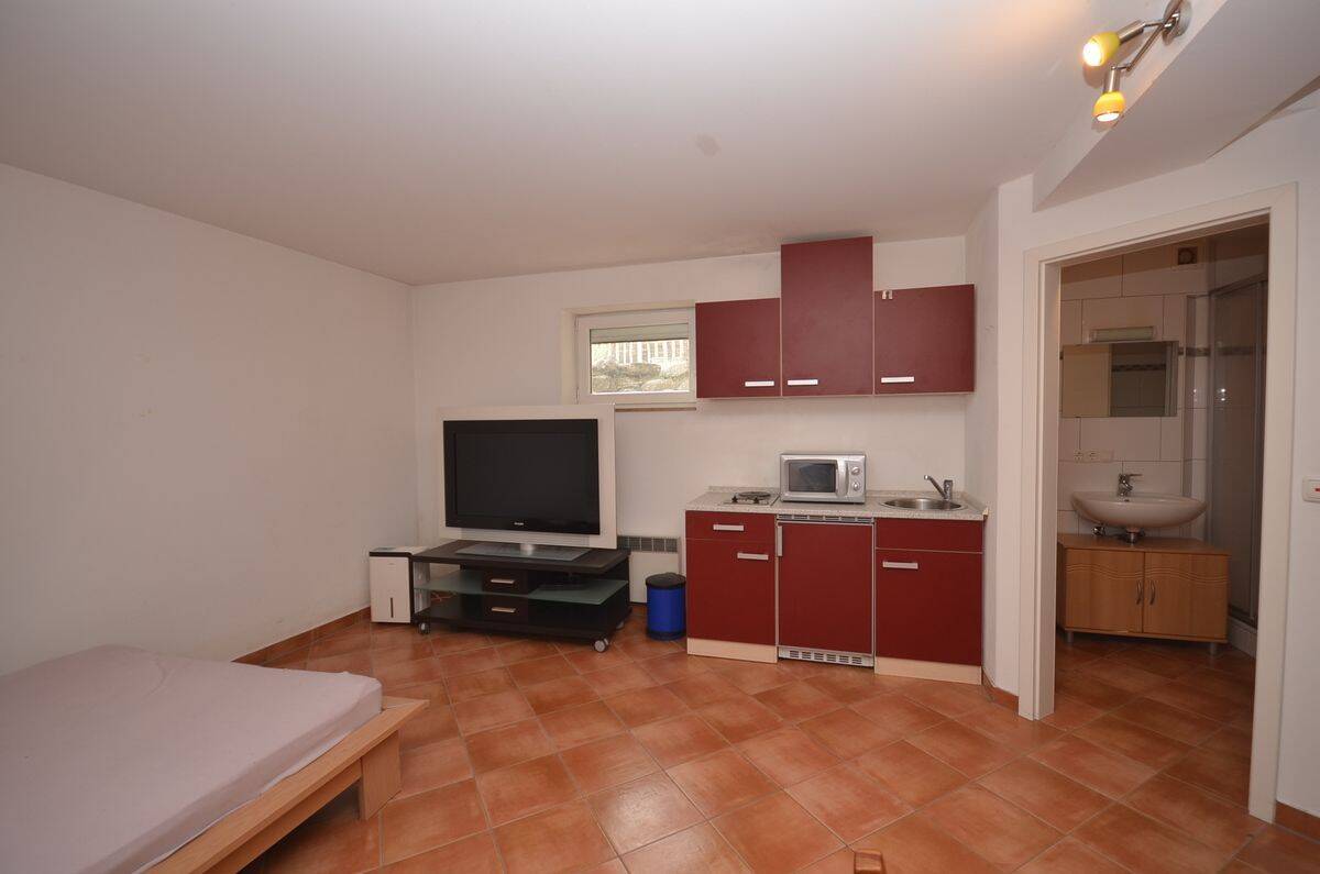DIETZ: Möbliertes Apartment! Alles was man braucht – Wochenendheimfahrer gesucht, 63868 Großwallstadt