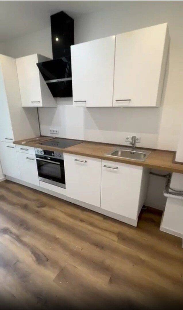 Möbliertes WG-Zimmer in renovierter 4er-WG mit Balkon in Lichtenhof!, 90459 Nürnberg
