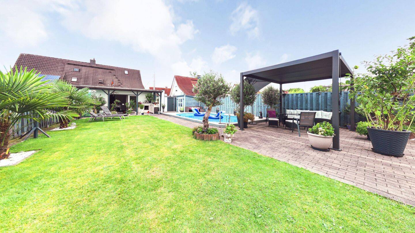 Design trifft Wohlgefühl – exklusiv modernisiertes Refugium mit Pool und Gartenidylle, 47178 Duisburg (Alt-Walsum Overbruch Vierlinden)