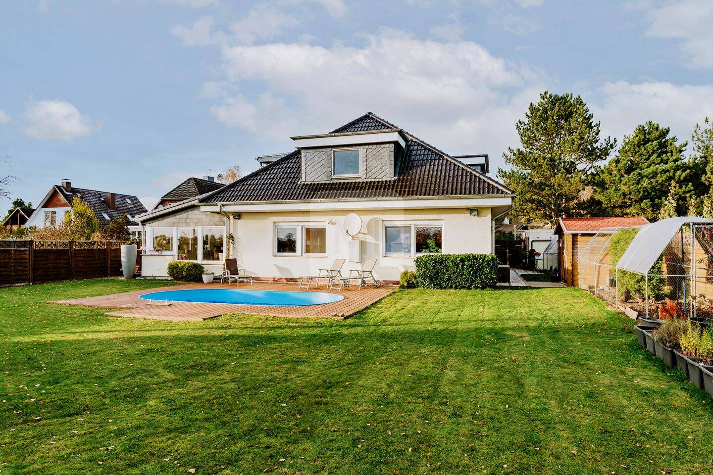 Ein Zuhause mit Möglichkeiten – Modernisiertes Haus mit Pool und Einliegerwohnung, 29640 Schneverdingen