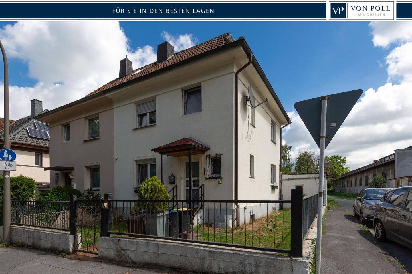 Familienfreundliche Doppelhaushälfte mit großem Garten, Wintergarten und zwei Garagen, 44329 Dortmund
