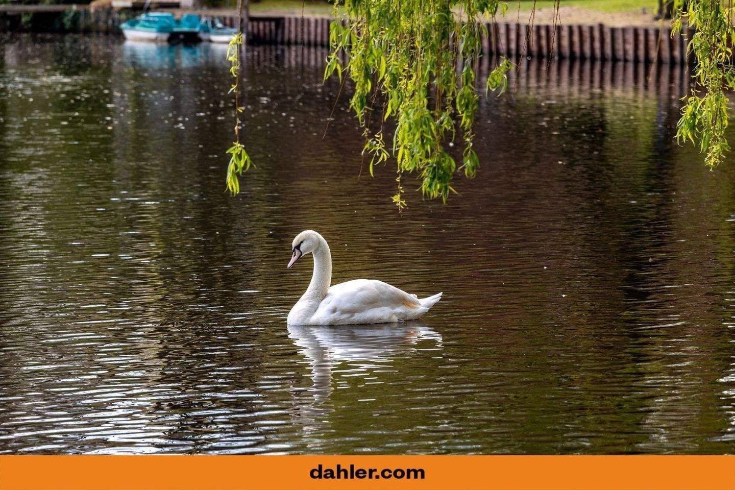 Eigentumswohnung in Wasserlage! Mit wunderschönem Blick und Zugang zum Rondeelteich, 22301 Hamburg (Hamburg-Nord Winterhude)