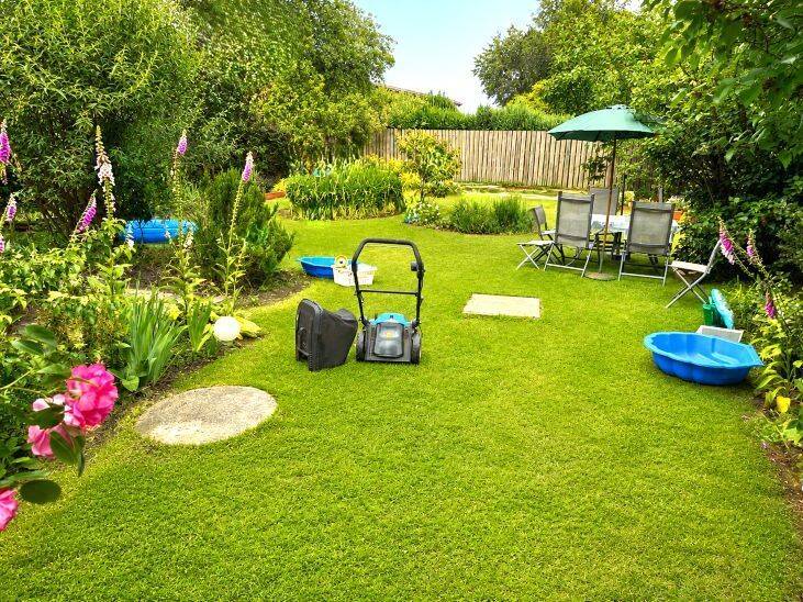 Liebevoll gepflegt … 52 J. Eigennutzung des EG, Garten, Garage & das OG. + DG. & immer gut vermietet, 41179 Mönchengladbach
