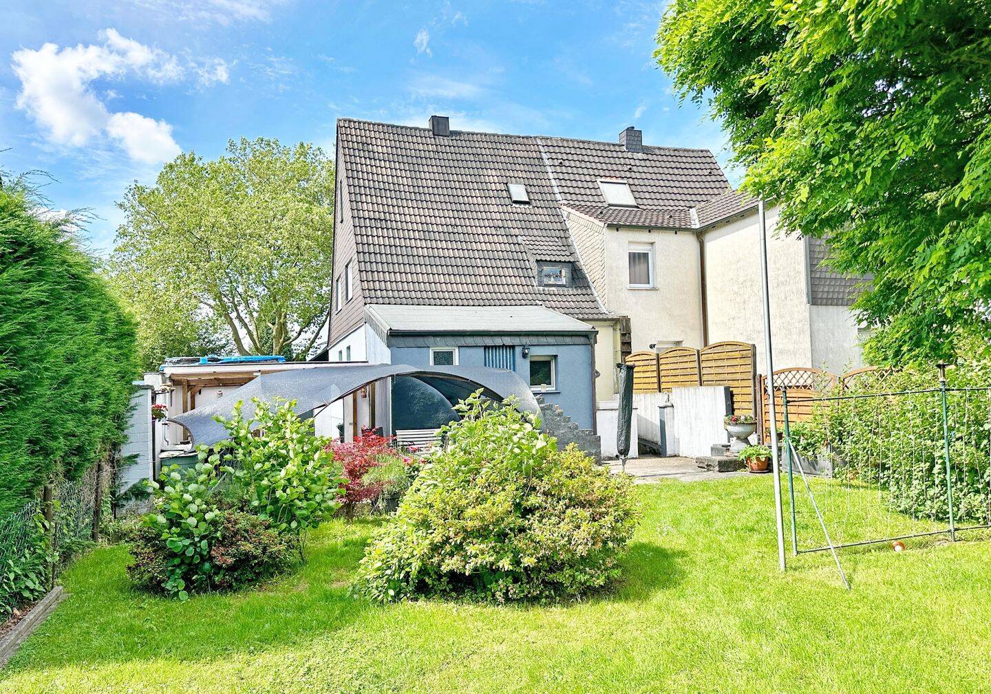 Traumgrundstück trifft Immobilie mit Potenzial in Weitmar Mitte, 44795 Bochum (Weitmar Wiemelhausen)