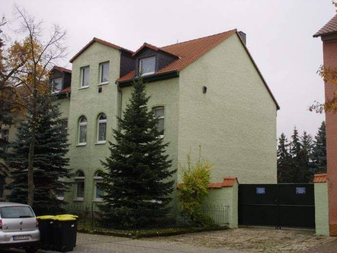 Schöne großzügige 4-Raum Dachgeschoß Wohnung, zentrumsnah, 6618 Naumburg (Saale)