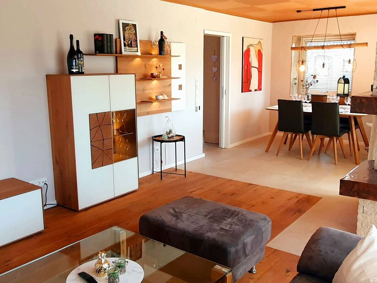 Möblierte 3-Zimmer-Wohnung mit Terrasse in Bruckmühl, 83052 Bruckmühl