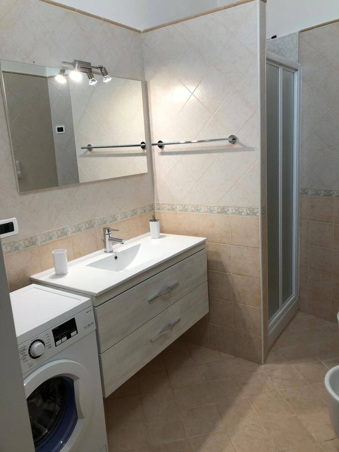 attraktive 2,5-Zimmer-Wohnung in Köln, 50733 Köln (Nippes Weidenpesch)