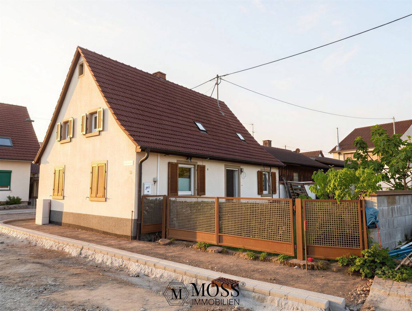 Charmantes Einfamilienhaus mit großem Potenzial und vielseitigem Grundstück in Bremgarten, 79258 Hartheim am Rhein