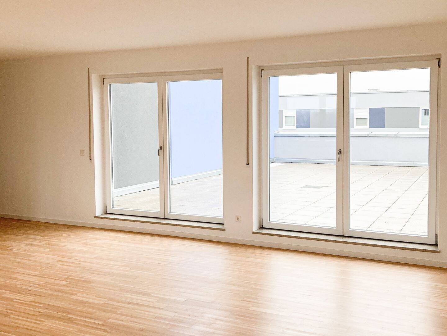 4 Zimmer in oberster Etage und mit großzügiger Terrasse, 99086 Erfurt