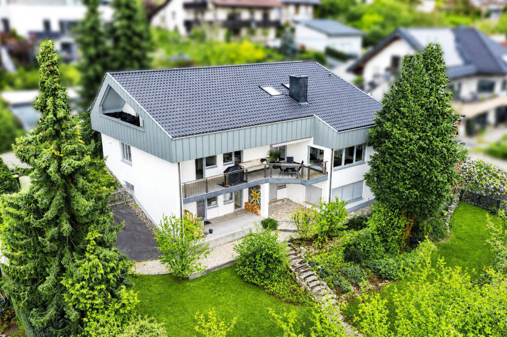 Aufwendig saniertes Wohnhaus mit viel Platz und schönem Fernblick westlich von Coburg, 96479 Weitramsdorf