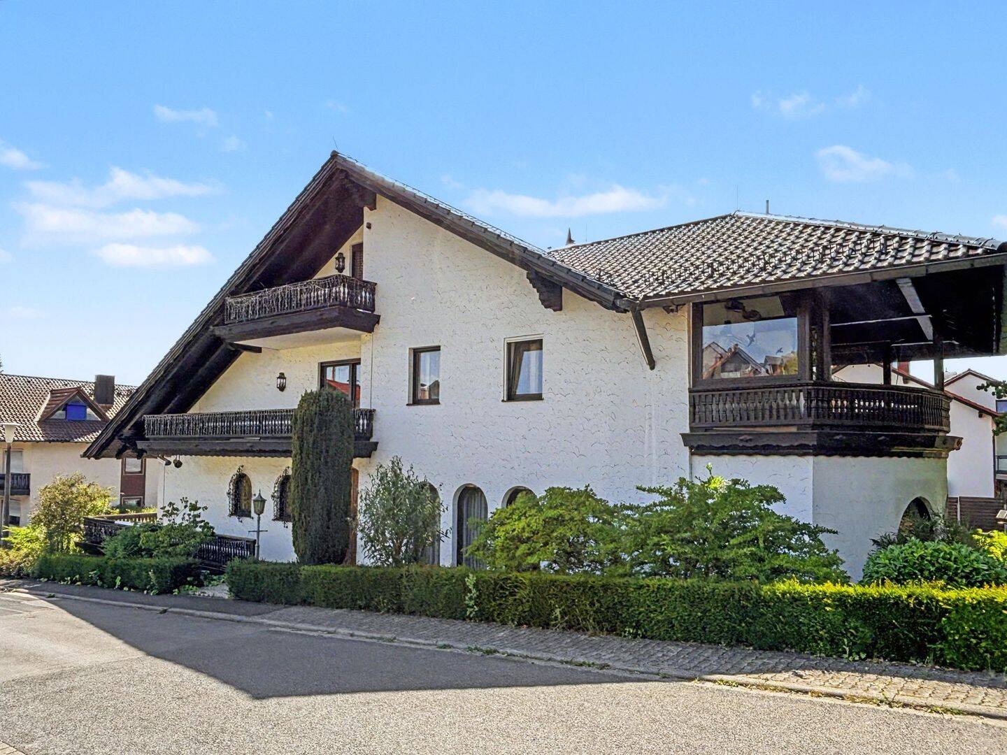 Charmantes Einfamilienhaus mit alpinem Flair und exklusiven Highlights in Weibersbrunn, 63879 Weibersbrunn