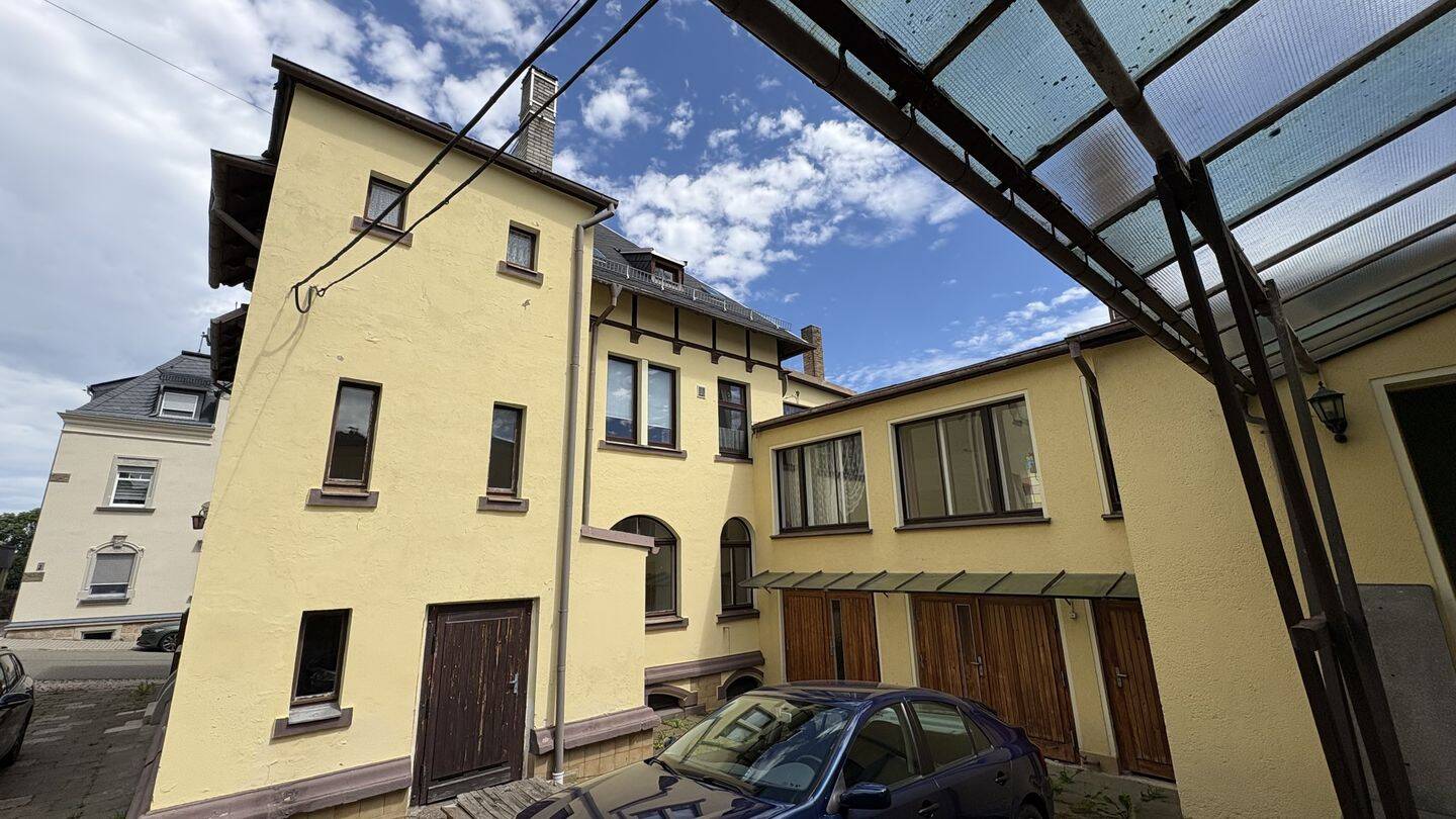 Attraktive Kombination aus Wohnraum und Gewerbefläche mit Entwicklungsmöglichkeiten, 8236 Ellefeld