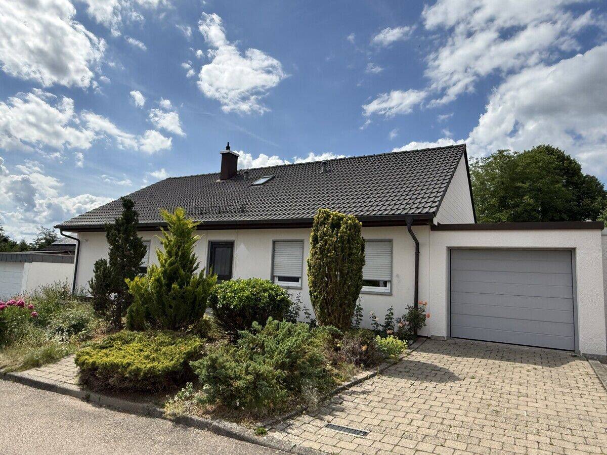 GERÄUMIGES EINFAMILIENWOHNHAUS MIT SCHÖNEM GARTEN UND GARAGE, 74523 Schwäbisch Hall