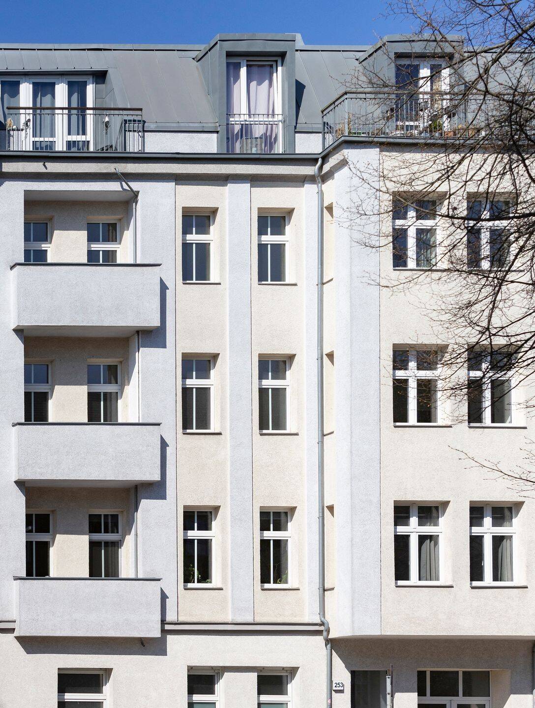 3-Zimmer-Altbauwohnung mit modernisierter Gebäudehülle und viel Wohnkomfort in Pankow!, 13088 Berlin (Pankow)