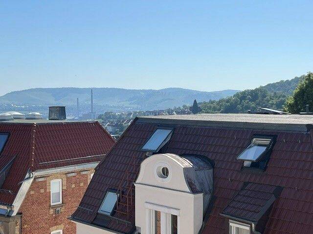 Stuttgart-Ost: Attraktive 3-Zimmer DG Wohnung in ruhiger Lage, 70184 Stuttgart (Frauenkopf Mitte Ost Süd)