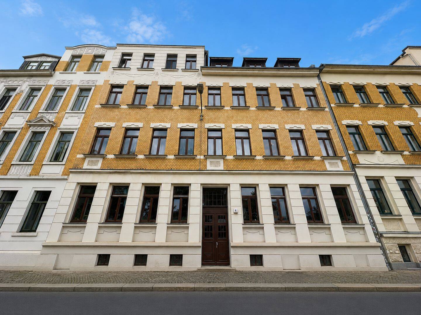 Denkmalschutz: Wohnen mit Blick ins Grüne – helle 3-Zimmer-Wohnung in Leipzig-Ost zu erwerben