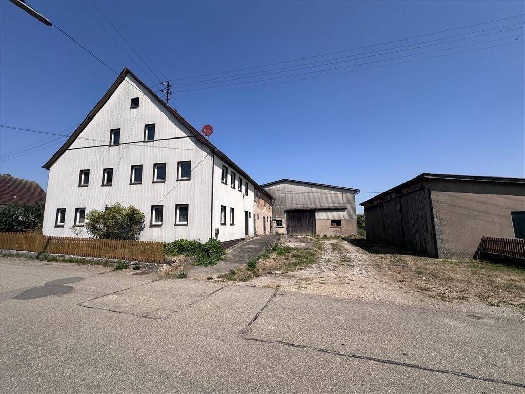 Ehemalige Landwirtschaft – Abrisshaus, Maschinenhalle und große Scheune mit ca. 6.000m² Grund, 97996 Niederstetten
