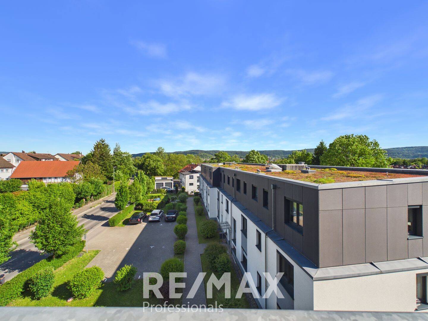 2-Zimmer-Wohnung mit EBK und Balkon mit weitreichender Aussicht, 73614 Schorndorf