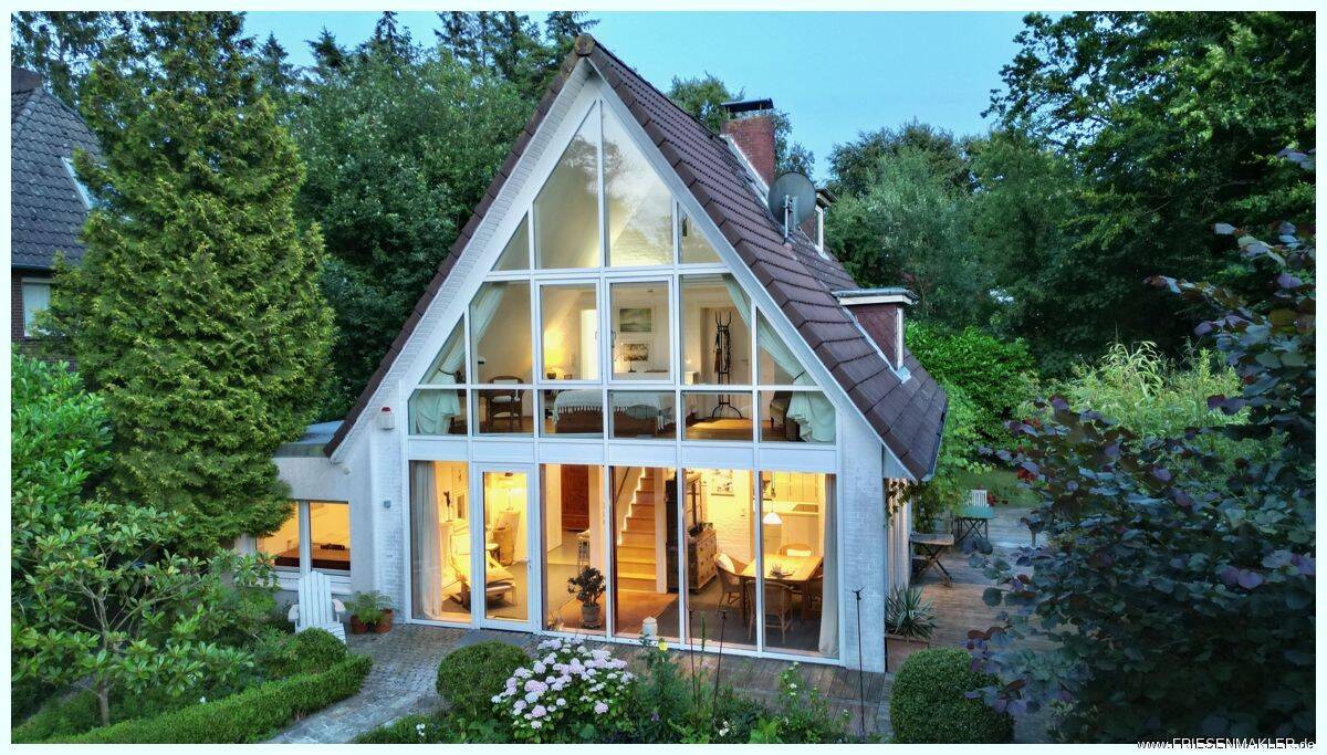 Architektenhaus in TOPLAGE: Traumhaft Wohnen mit Komfort zwischen Wald & Nordsee – BEZUGSFREI !, 25813 Husum