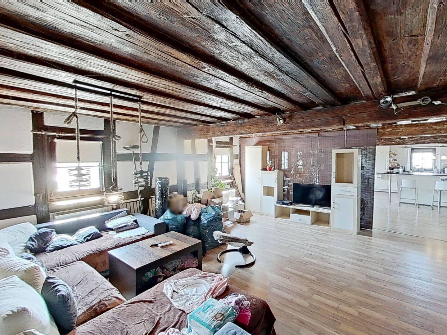 Platz und Charakter: Wundervolle 5-Zimmer-Altbauwohnung mit 2 Etagen, EBK und 2 Bädern, 91572 Bechhofen