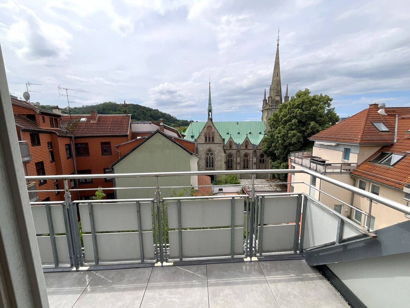 Wohnen über den Dächern der Stadt – stilvolle Maisonette mit sonniger Dachterrasse und traumhaftem Weitblick, 99817 Eisenach