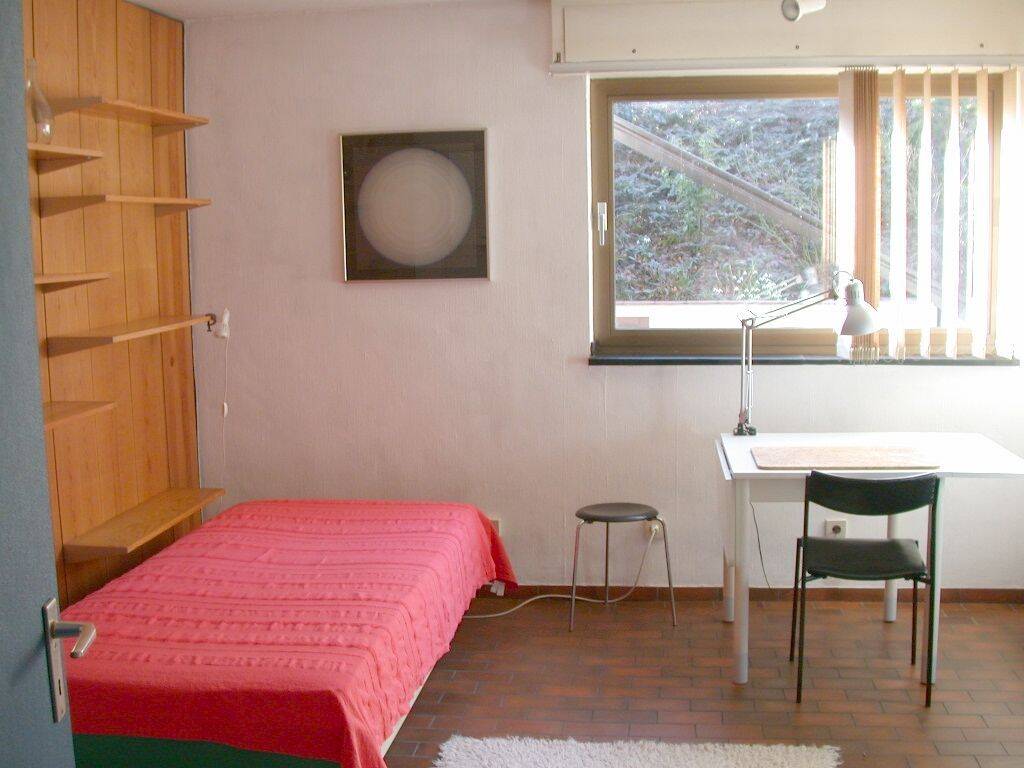 Möbliertes Apartment im Kölner Süden, nahe Rheinufer, 50999 Köln (Rodenkirchen Hahnwald Sürth Weiß)