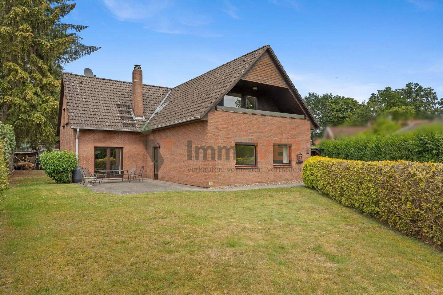 Großzügiges Zweifamilienhaus mit Einliegerwohnung auf ca. 1.100 m² Grundstück in Lilienthal, 28865 Lilienthal