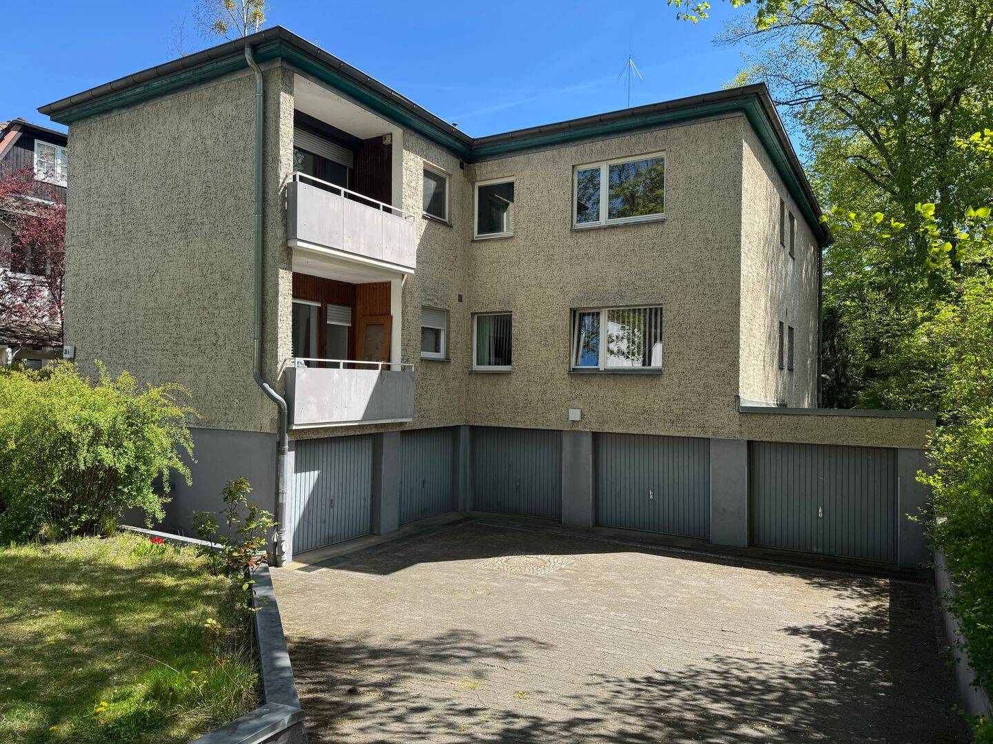 Leben oder Investieren in Dahlem – Großzügige 4 Zi Whg mit 2 Balkonen, Garagen & Kellerabteilen, 14195 Berlin (Steglitz-Zehlendorf)