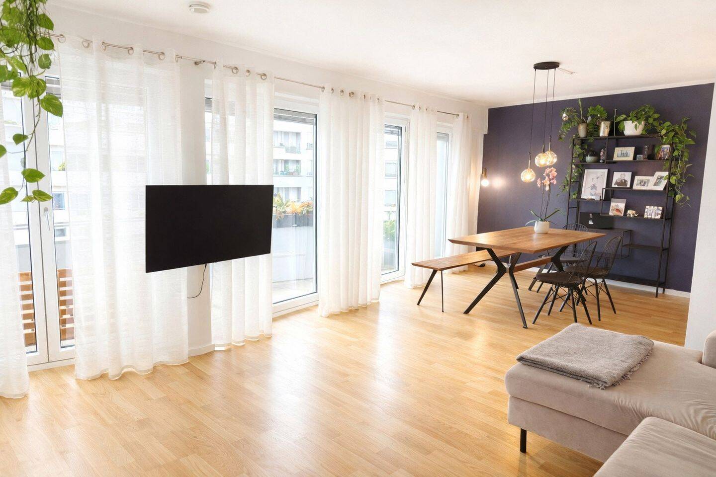 Möbliert: Moderne 4-Zimmer-Wohung in den Welfenhöfen (befristet auf zwei Jahre), 81541 München (Au-Haidhausen Obergiesing Ramersdorf-Perlach)