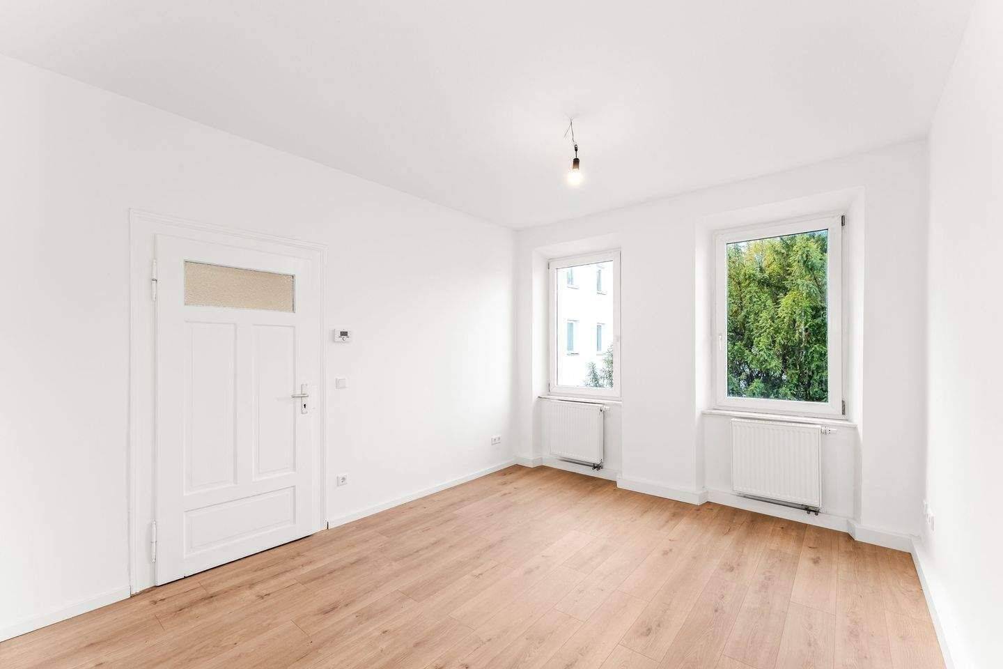 Ab sofort bezugsfertig: Charmante 3-Zimmer-Wohnung nach Modernisierung, 90439 Nürnberg (Großreuth bei Schweinau Schweinau Sankt Leonhard Sündersbühl)