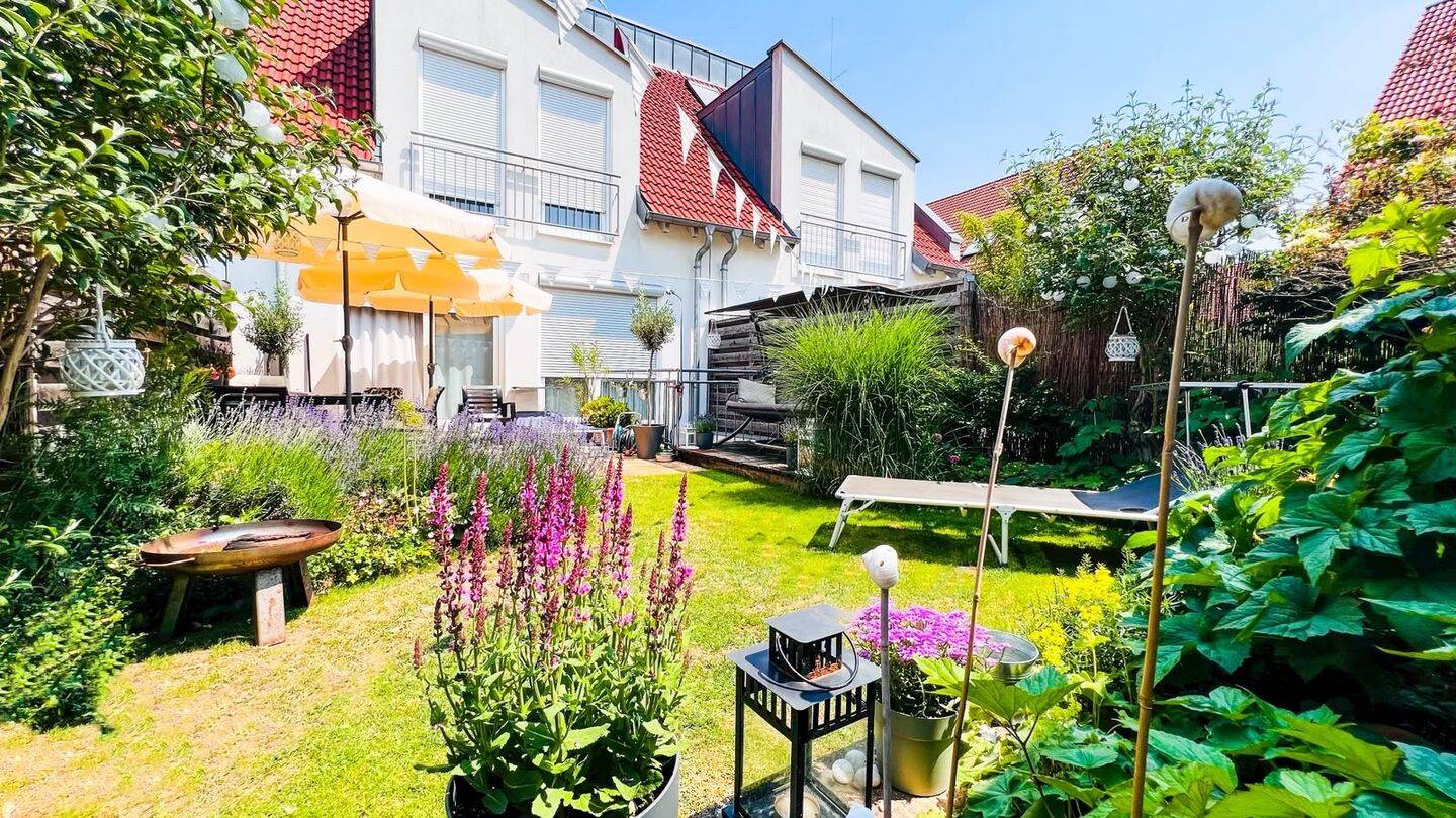 Wohnen mit Stil – Hochwertiges Split-Level-Reihenhaus in begehrter Lage von Schwabach, 91126 Schwabach