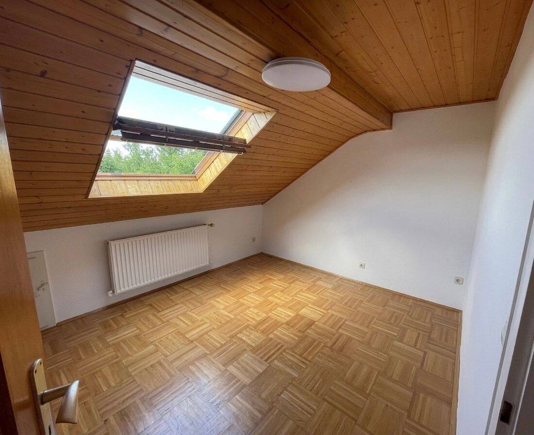 Dachgeschoßwohnung im MFH zu vermieten, 76351 Linkenheim-Hochstetten