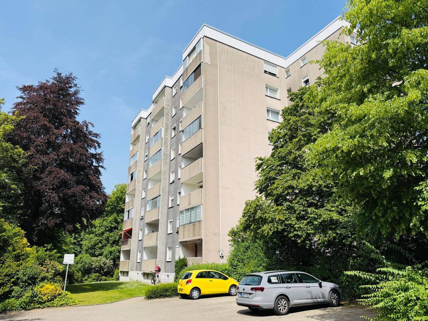 Attraktives Apartment mit Einbauküche, Balkon und Fernblick, 42549 Velbert