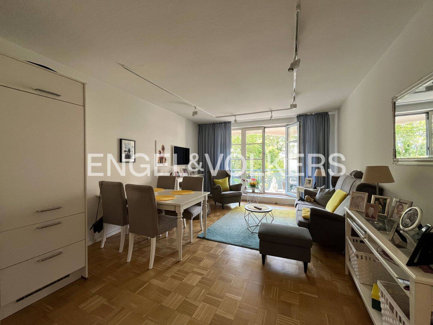 Zentrale 2-Zimmer-Wohnung mit Balkon und Stellplatz, 28195 Bremen (Altstadt Bahnhofsvorstadt)