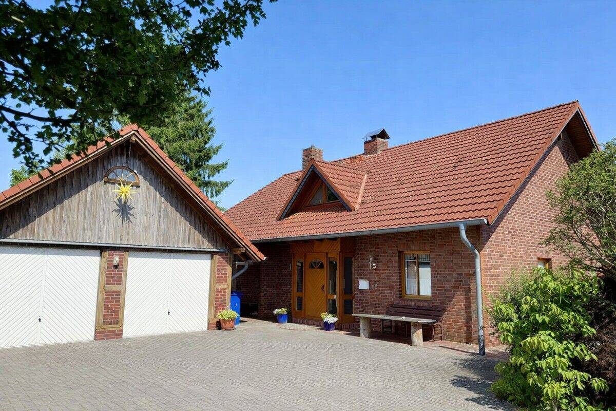 Betriebsgebäude mit Betriebsleiterwohnhaus – Wohnen und Arbeiten ideal kombiniert!, 26655 Westerstede