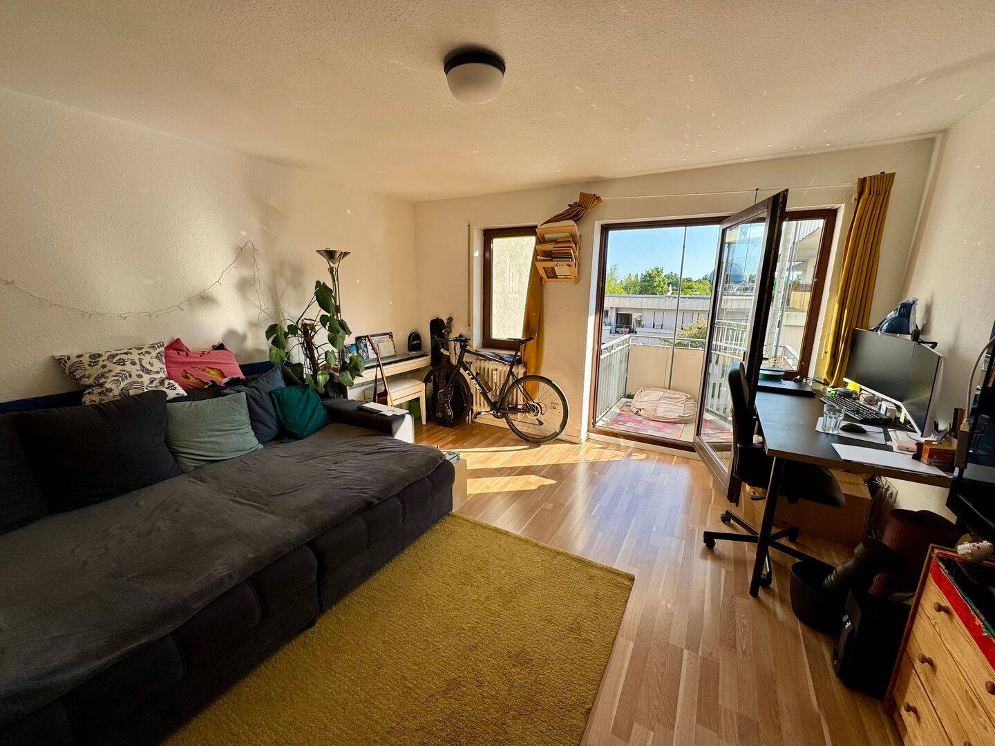 Helle 2 Zimmerwohnung inkl. TG Stellplatz – vermietet, 79114 Freiburg im Breisgau (Betzenhausen Haslach Sankt Georgen Stühlinger Weingarten)