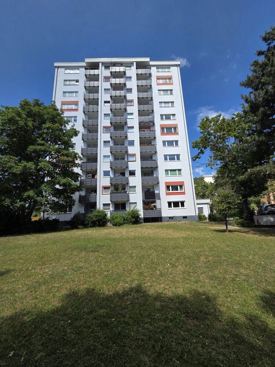 Hauptstadtmakler-Bezugsfreie Wohnung mit Stellplatz und tollem Ausblick, 12207 Berlin (Steglitz-Zehlendorf Lichterfelde)