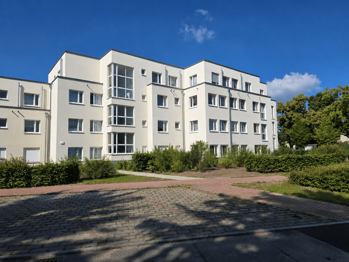 Modernes Wohnen mit Terrasse – Exklusive Eigentumswohnung mit Aufzug, Stellplatz, 12357 Berlin (Neukölln Buckow Rudow)