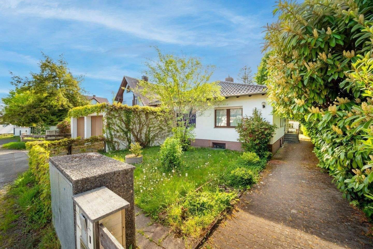 SCHÖN Immobilien: Baugrundstück mit Naturschutzanteil in Feldmoching am Mühlbach, 80995 München (Allach-Untermenzing Feldmoching-Hasenbergl Moosach)