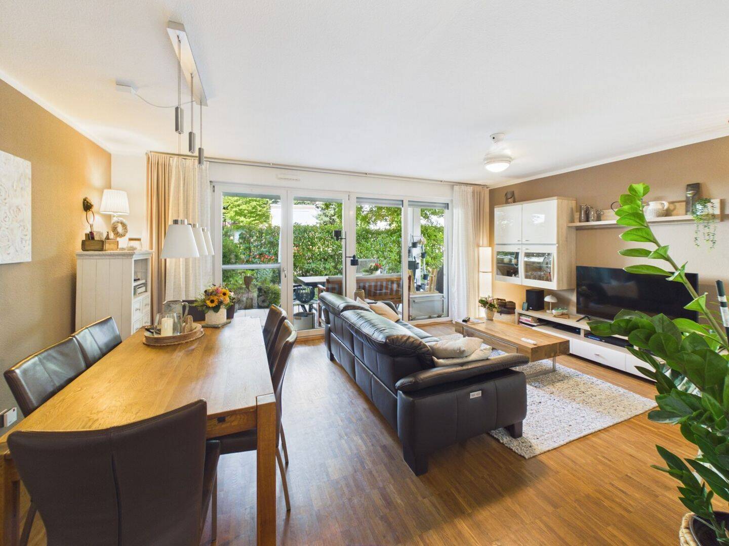 Barrierefreie Erdgeschosswohnung mit schönem Garten und Tiefgaragenstellplatz in begehrter Lage, 55131 Mainz (Altstadt Neustadt Oberstadt Weisenau)