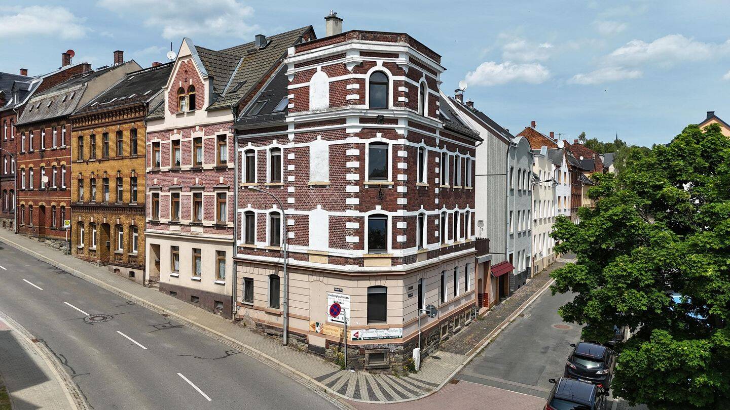 Value-Add Investment in Greiz: Bezugsfreies 4-Parteien-Haus mit 11,3 % Renditepotenzial, 7973 Greiz