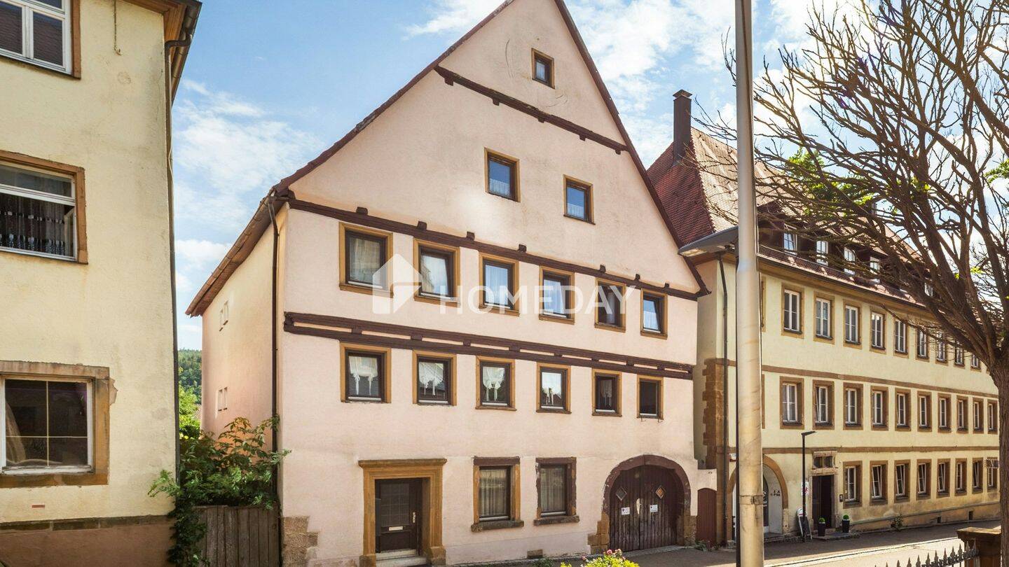 Historischer Charme trifft Wohnqualität – Denkmalgeschütztes Zweifamilienhaus mit idyllischem Garten, 73466 Lauchheim