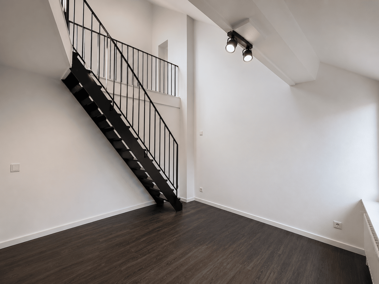 Exklusives Studio-Apartment mit Empore – Erstbezug nach hochwertiger Sanierung!, 40667 Meerbusch