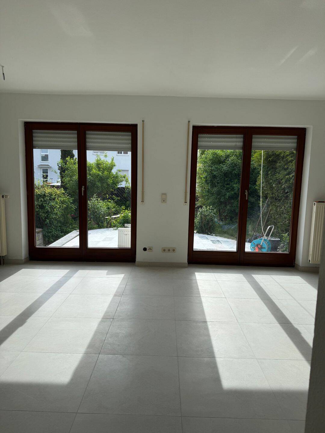 Frisch sanierte Wohnung: offene Küche, Terrasse & gute Anbindung, 64807 Dieburg